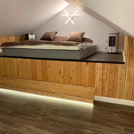 Apartment Dark Horse *