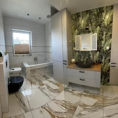 Dark Horse Apartment *